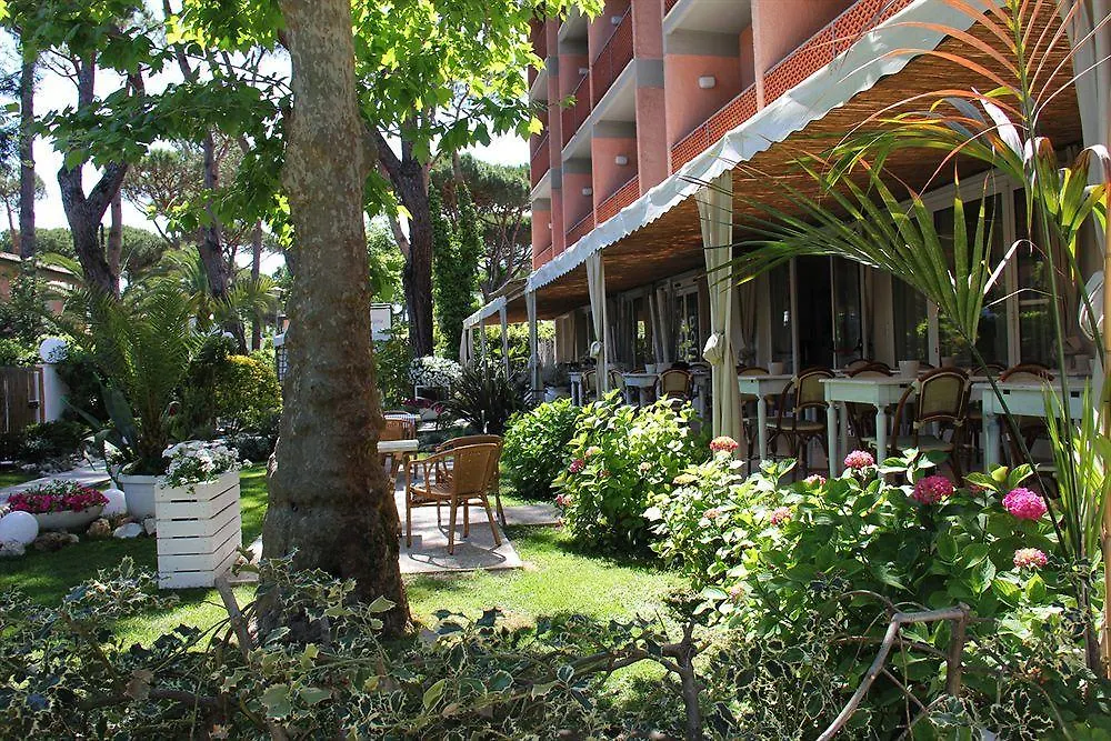****  Hotel Bijou Forte dei Marmi Itálie
