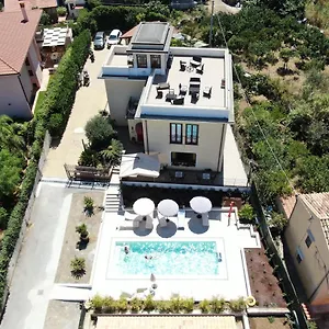 https://villa-margherita-cefalu.sicilyhotelsitaly.net